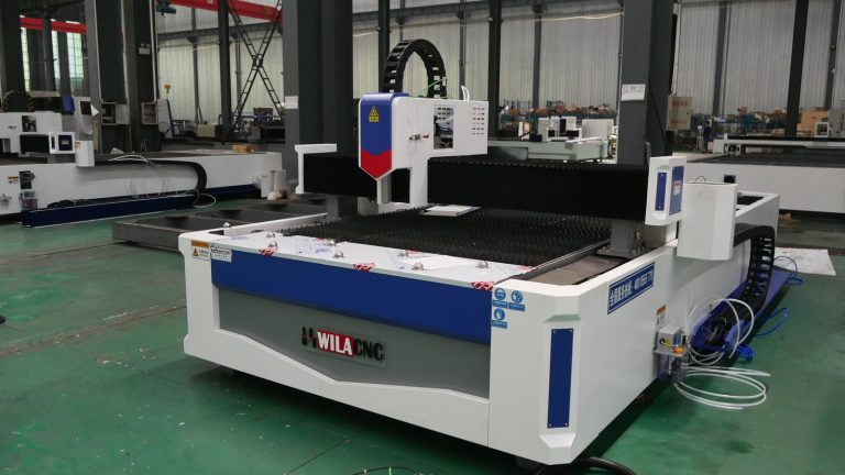 How to Choose a Fiber Laser Cutting Machine: Power, Assist Gas and Bed