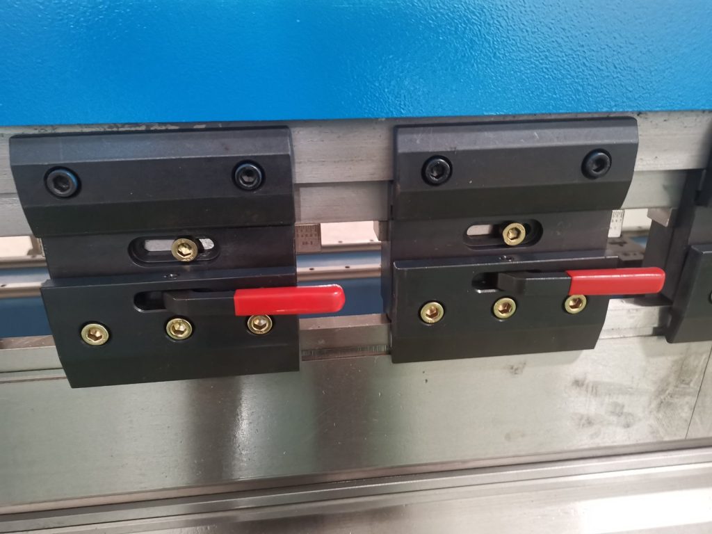 Press Brake Quick Release Clamp &mdash; Wila Type / Promecam / Amada Tooling Holder