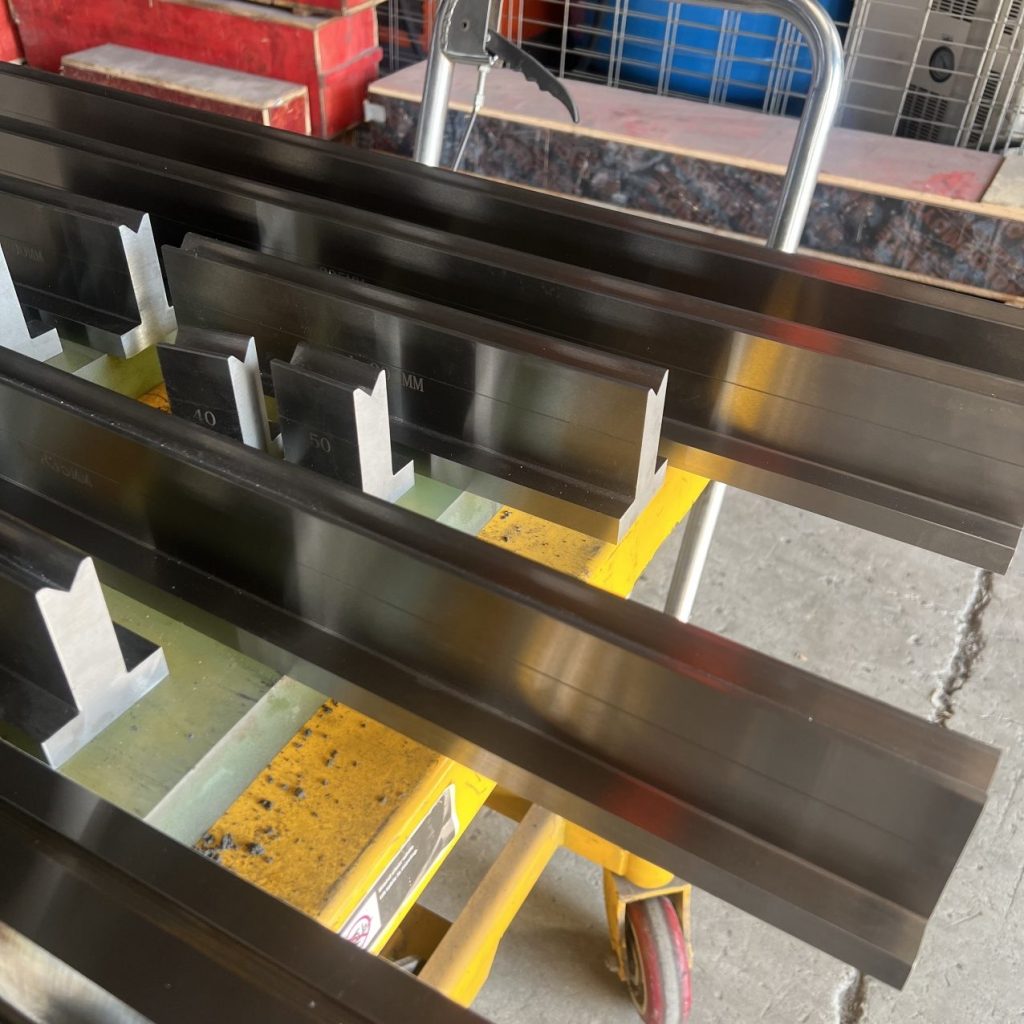 Press Brake Hemming Die &mdash; 42CrMo Mirror Polished Matched Set
