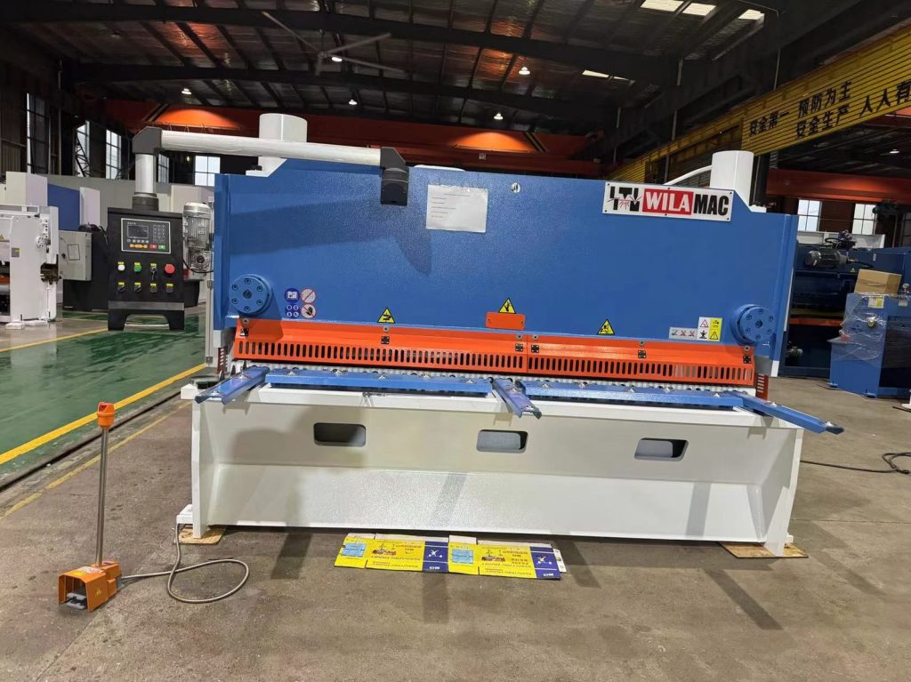 QC11K Hydraulic Guillotine Shearing Machine &mdash; 2500mm, Estun E21 NC